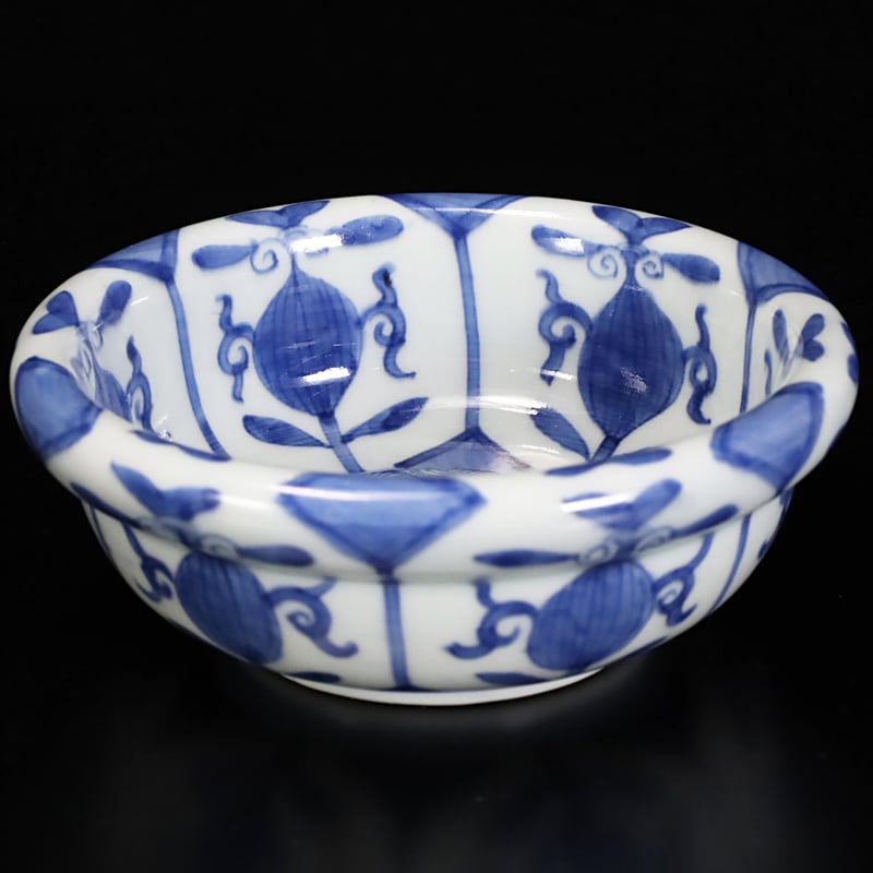 古伊万里 染付芙蓉手草花文小鉢 | LYAN ARTS' Collection online 古伊万里 染付芙蓉手草花文小鉢 | LYAN ARTS' Collection online