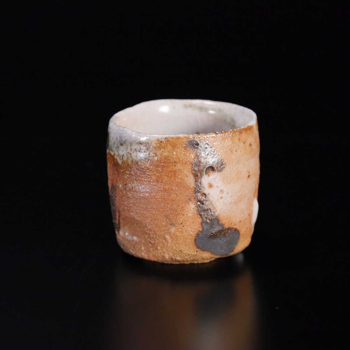辻村塊 志野ぐい呑 | LYAN ARTS' Collection online shop 辻村塊 志野ぐい呑 | LYAN ARTS' Collection online shop