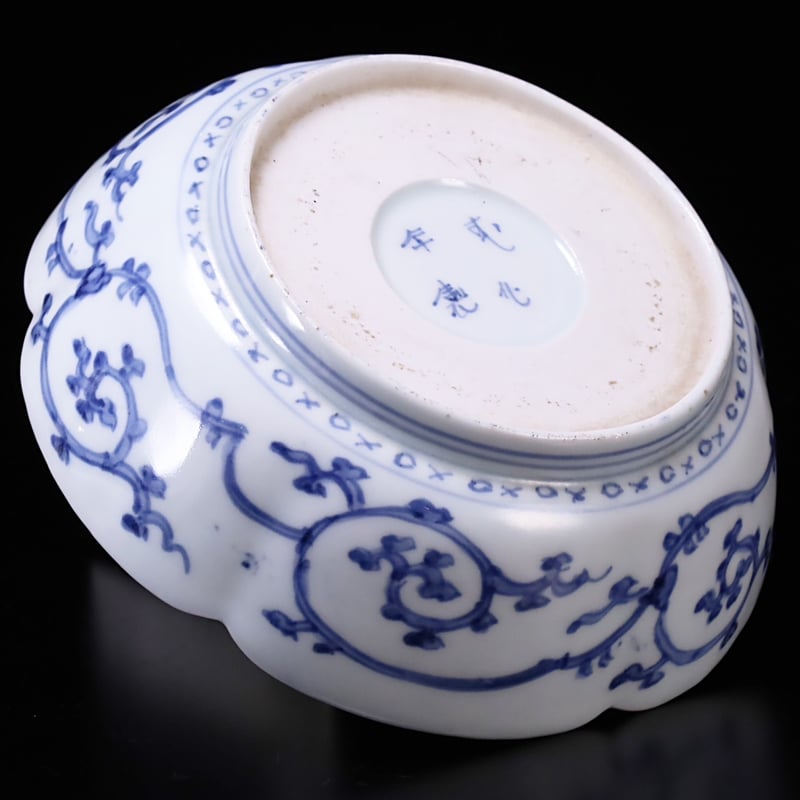 古伊万里 染付葉唐草文輪花小鉢 一客 | LYAN ARTS' Collection 古伊万里 染付葉唐草文輪花小鉢 一客 | LYAN ARTS' Collection