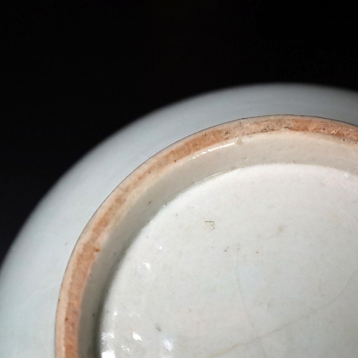 明 古染付梅枝文小皿 十客揃 | LYAN ARTS' Collection online 明 古染付梅枝文小皿 十客揃 | LYAN ARTS' Collection online