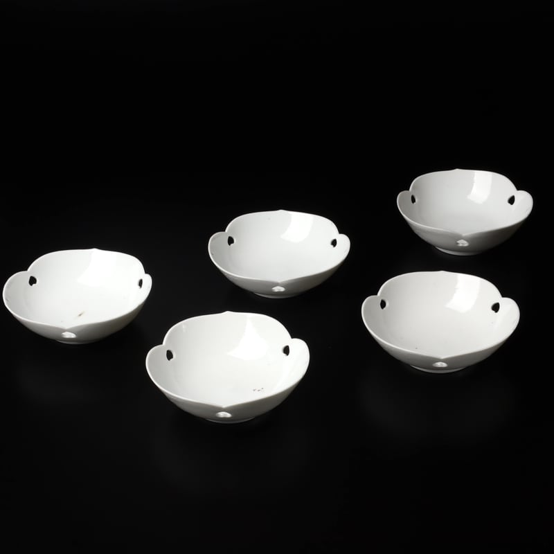 柿右衛門白磁陽刻竹文猪目透小鉢 五客揃 | LYAN ARTS' Collection on