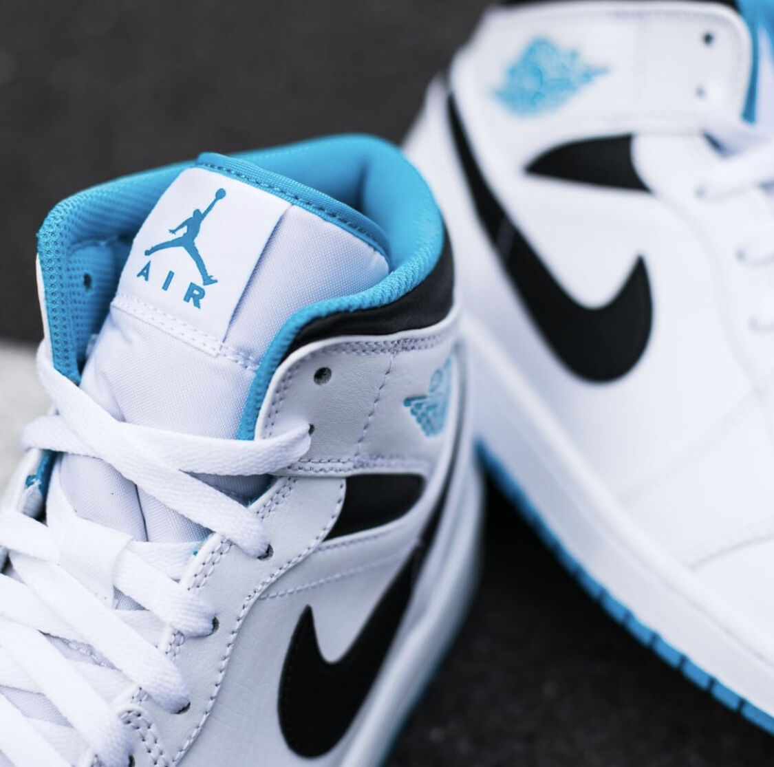 NIKE ナイキ AIR JORDAN1 MID エアジョーダン1 ミッドカット 白 水色 レ