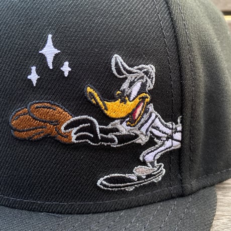 海外仕様 9FIFTY ニューエラ MLB ホワイトソックス Whitesox ダフィーダック Looney Tunes (950-269)