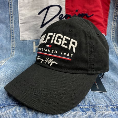 トミーヒルフィガー TommyHilfiger 黒 1985 ストラップバック キャップ 帽子 ローキャップ 刺繍ロゴ フラッグデザイン サイズ調節可