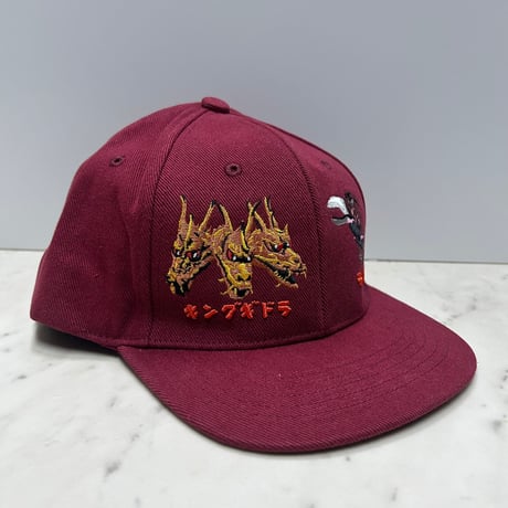 キングギドラ対ラドン King Ghidorah vs Rodan 刺繍デザイン キャップ 1964年 バーガンディ
