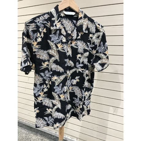【特別SALE価格】アロハシャツ ALOHA 半袖 オープンカラー 開襟 レーヨン100% 黒 ブラック フラワープリント ハワイアンシャツ R1