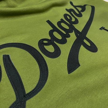 米国老舗ブランド Antigua ロサンゼルス ドジャース MLB オリーブ VICTORY HOODIE