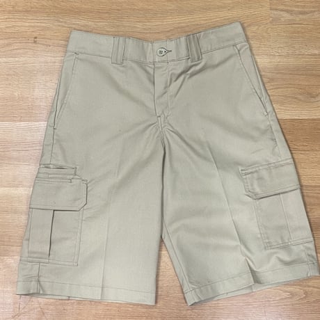 米国仕様 Dickies ディッキーズ 557 FLEX Cargo Shorts リラックスフィット カーゴショート DS (SJNS13)