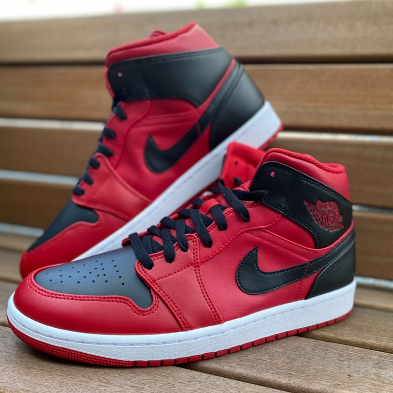 NIKE ナイキ AIR JORDAN1 MID エアジョーダン1 ミッドカット 黒 NIKE ナイキ AIR JORDAN1 MID エアジョーダン1 ミッドカット 黒