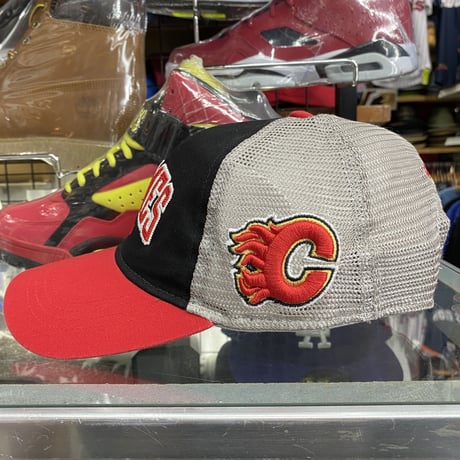 Reebok リーボック Flames カルガリー フレームス NHL メッシュ スナップバックキャップ