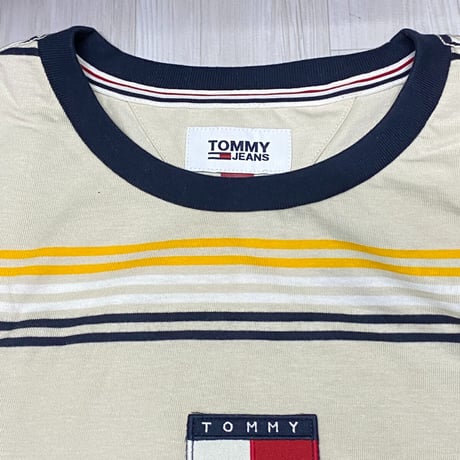 USAモデル TOMMY HILFIGER トミージーンズ TJ ストライプ バッジロゴTシャツ Oatmeal (R4F-5)