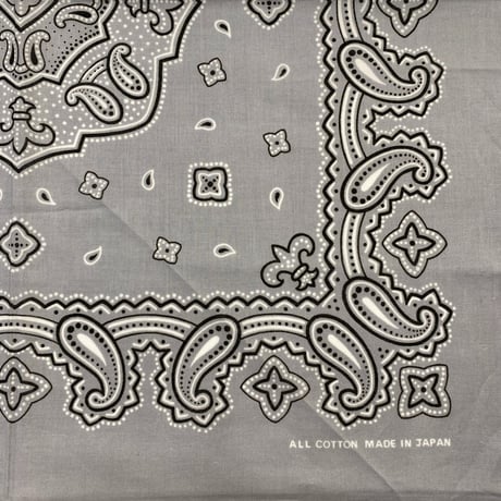 日本製 ペイズリー バンダナ Paisley Bandana 大判サイズ 綿100% グレー (BNDN69)