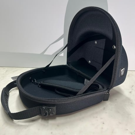 米国仕様 NEWERA ニューエラ コンパクトで実用性の高いキャップキャリアー Cap Carriers 黒 2 piece