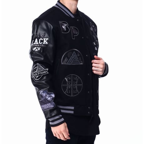 USA限定 BLACK PYRAMID ブラックピラミッド バーシティ スタジャン 黒 クリスブラウン