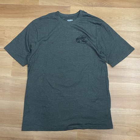 米国アウトドアブランド BassProShops® バスプロショップス Deer Tシャツ オリーブヘザー (BpsT13)