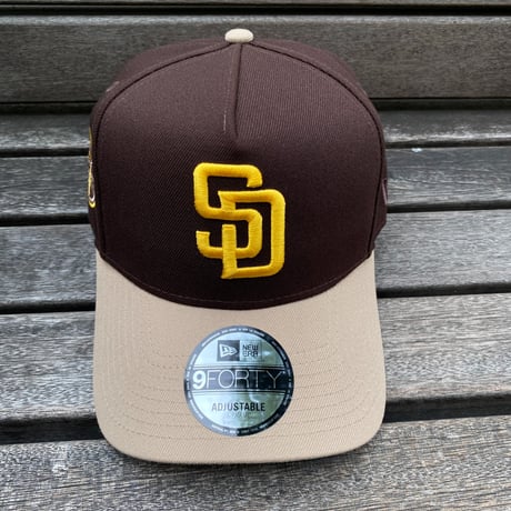 海外限定 Newera ニューエラ 9Forty Aフレーム SD Padres サンディエゴ パドレス 50周年記念 キャップ (940-221)