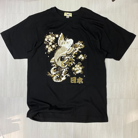 ロリコ限定 YOKOSUKA 和柄Tシャツ 鯉 KOI FISH 黒/金 スカT 横須賀名物 (JPT9)