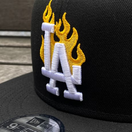 海外限定 9FIFTY ニューエラ LA Dodgers ドジャース スナップバックキャップ 炎 イエローフレイム 40周年記念 (950-248)