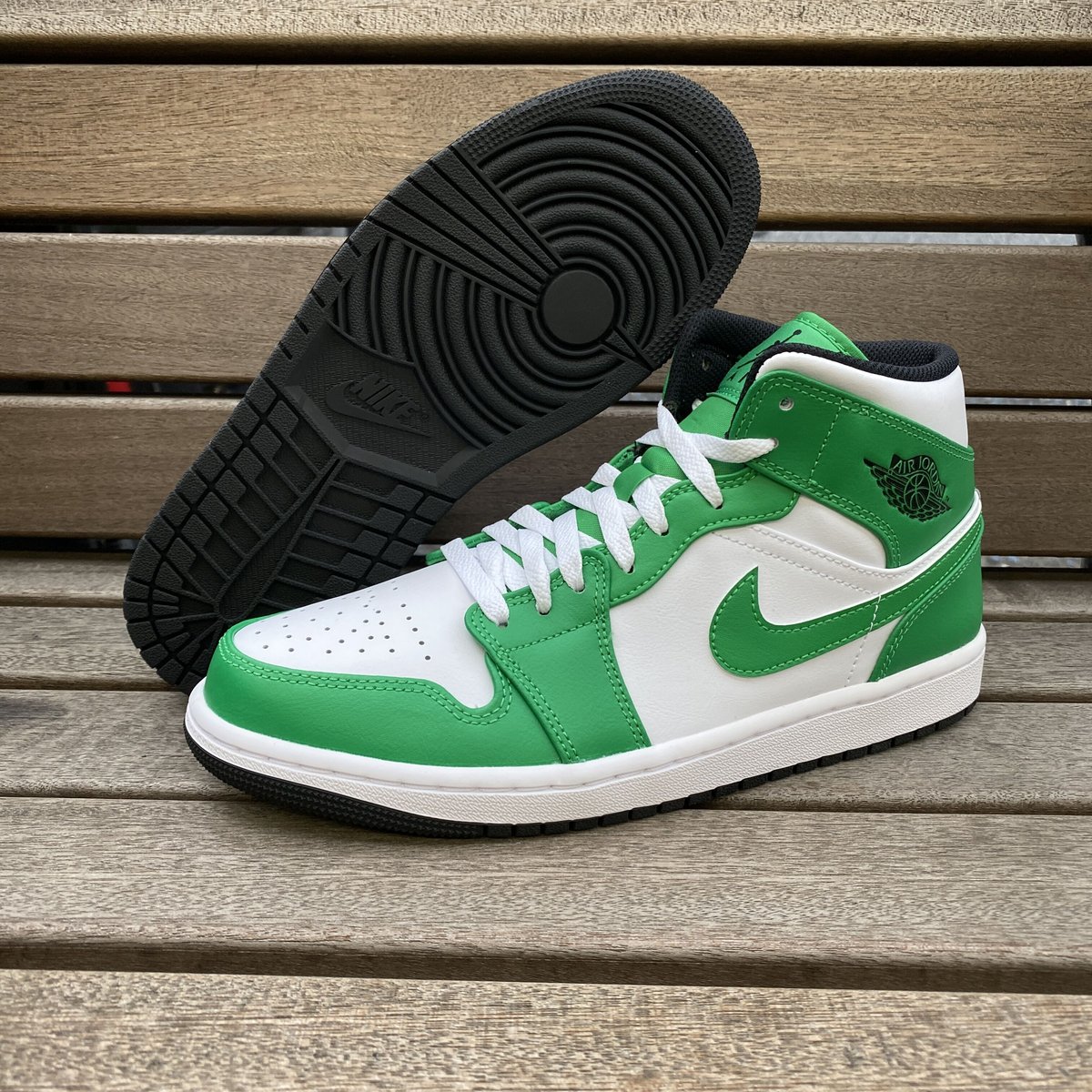 NIKE ナイキ AIR JORDAN1 MID エアジョーダン1 ミッドカット