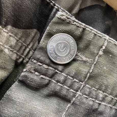 True Religion トゥルーレリジョン Camo BigT Cargo Shorts 迷彩 カーゴショートパンツ (SJNS39)