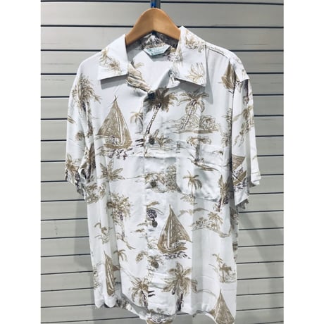【特別SALE価格】 アロハシャツ ALOHA 半袖 開襟 白 ベージュ ヤシの木 ヨット ハワイアン RB-15