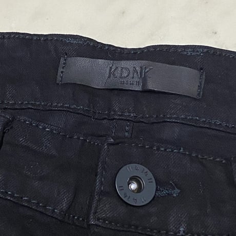 海外限定 KDNK ディーケーエヌケー Stacked Skinny Flare スタックド スキニーフレア ジーンス (JNS52)