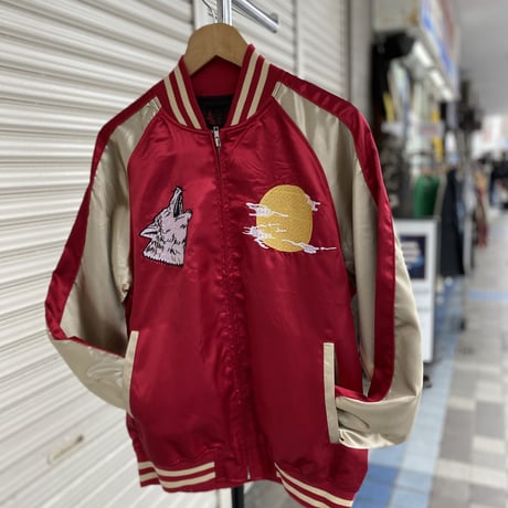 スカジャン Yokosuka刺繍入り 横須賀発祥 SUKAJAN 刺繍 狼 ウルフ wolf 内ポケットあり 赤 (SKJ44)