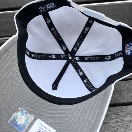 USA仕様 Newera ニューエラ NFL 9Forty Aフレーム LV Raiders レイダース キャップ トリプルホワイト (940-138)