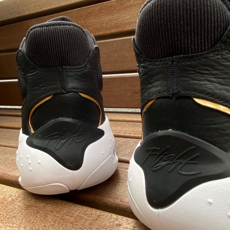 NIKE ナイキ JORDAN BRAND ジョーダン MAX AURA4 マックスオーラ4 黒 ゴールド (AJ67)