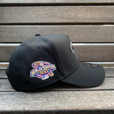 海外限定 Newera ニューエラ 9Forty Aフレーム Diamondbacks ダイヤモンドバックス 2001 ワールドシリーズ キャップ (940-166)