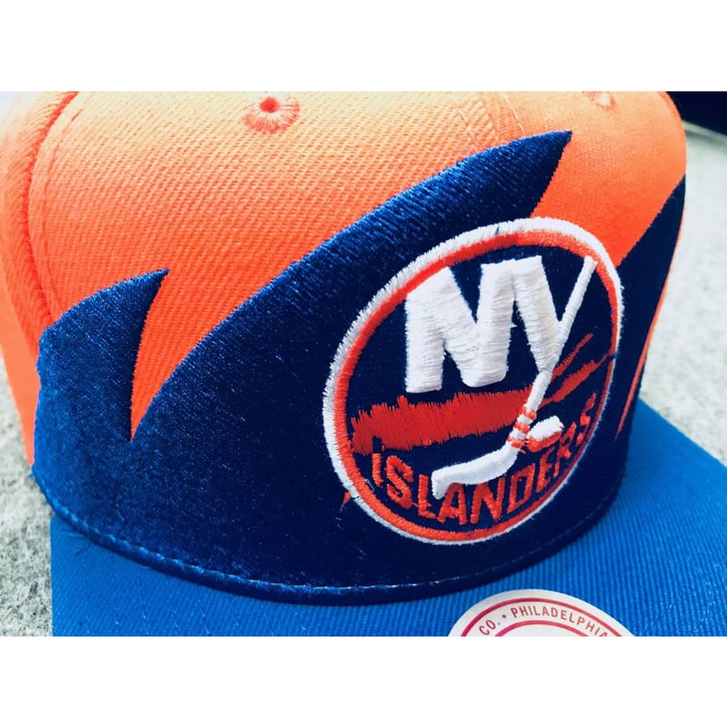 90年代 NHL ニューヨーク アイランダーズのサテンジャケット　L 90年代 NHL ニューヨーク アイランダーズのサテンジャケット L