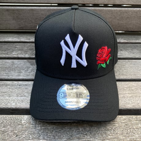 海外限定 Newera ニューエラ 9Forty Aフレーム NY Yankees ヤンキース キャップ バラ Rose Crest (940-152)