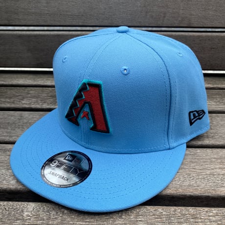 USA仕様 9FIFTY ニューエラ MLB ダイヤモンドバックス Diamondbacks スナップバックキャップ Essentials Sky Blue (950-204)
