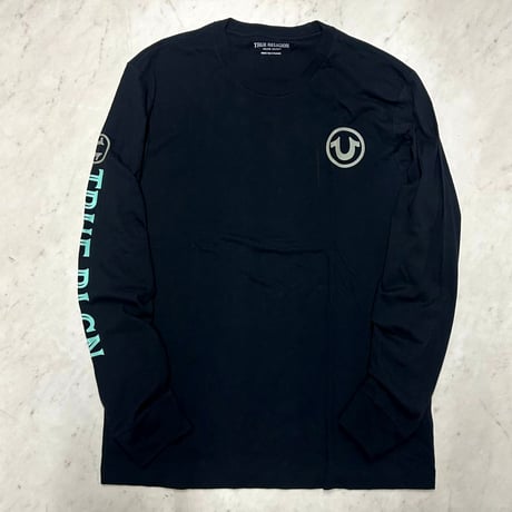 True Religion トゥルーレリジョン Horseshoe Graphic ロングスリーブ Tシャツ 長袖 ロンT (TRUE-LT2)