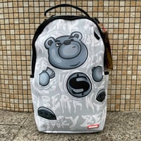 米国仕様 SPRAYGROUND スプレイグラウンド DLXV マネーベア チルタイム MONEY BEAR バックパック (BKPK65)