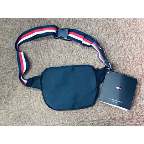 トミーヒルフィガー TommyHilfiger クロスボディ excusion 斜め掛け ボディバッグ ウェストバッグ 紺