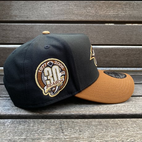 海外限定 Newera ニューエラ 9Forty Aフレーム Jays ブルージェイズ 77-06 30周年記念 ALT キャップ (940-303)