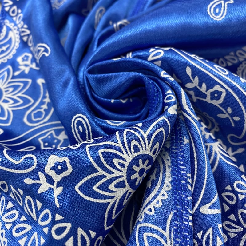 未使用　タグ付　NERGY バンダナ柄　ブラトップ グレー NERGY NEW COLLECTION】オリジナルのバンダナ柄にメッセージを