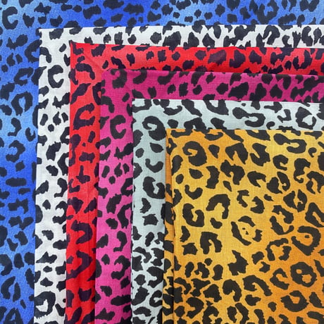 グラデーション ヒョウ柄 バンダナ Tiedye Leopard Bandana 大判サイズ 総柄 赤 (BNDN81)