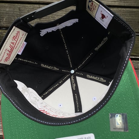 Mitchell&Ness ミッチェル&ネス Chicago シカゴ Bllus ブルズ 公式 Stripz スナップバックキャップ