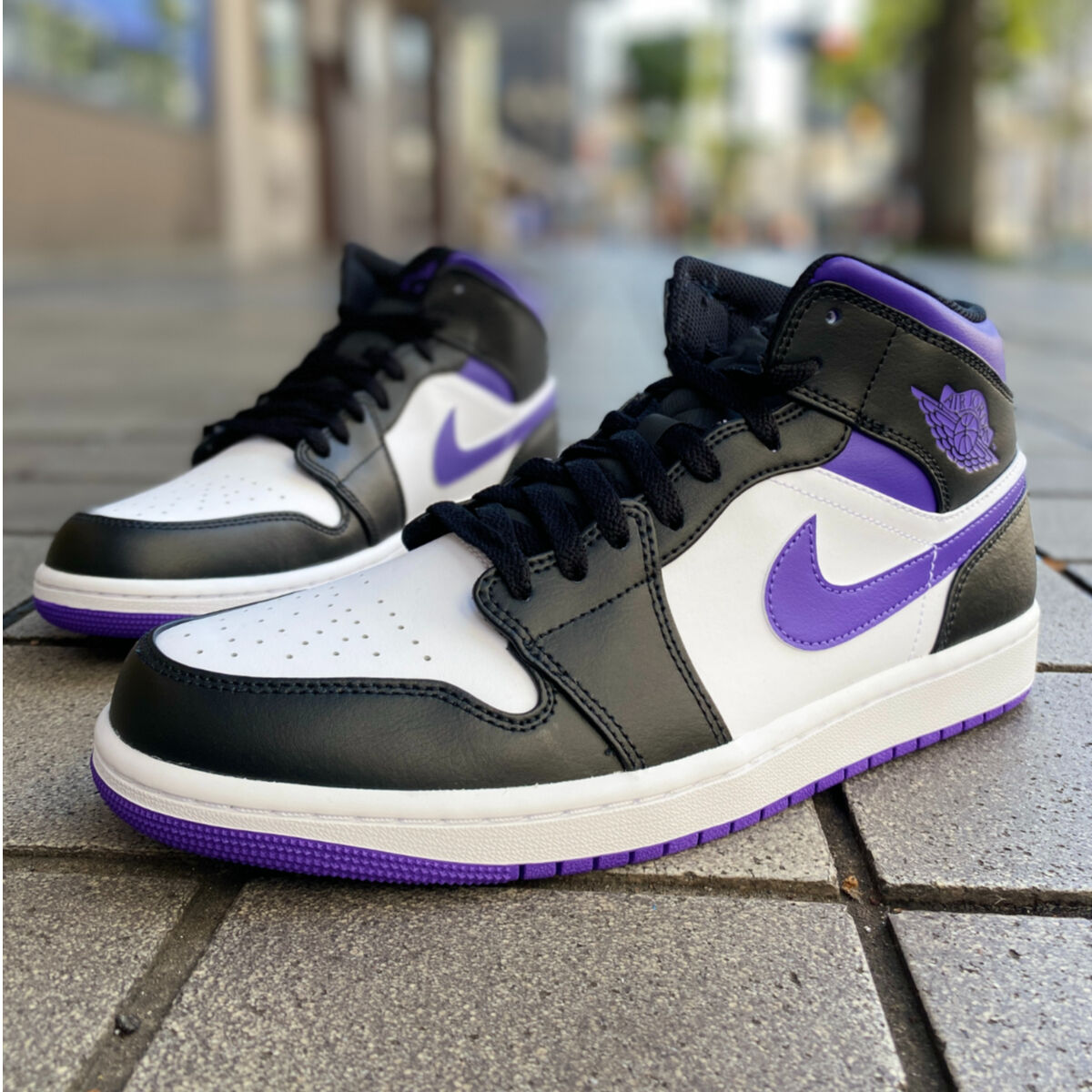 NIKE ナイキ AIR JORDAN1 MID エアジョーダン1 LILAS リラ 黒 白 ...