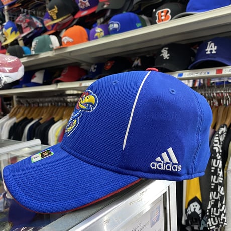 【S/M】 Adidas アディダス Collegiate カンザス大学 カンザス KU ジェイホークス 青 フレックス キャップ