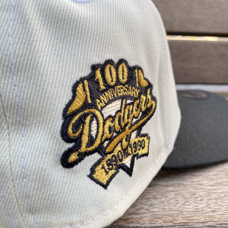 海外限定 Newera ニューエラ 9Forty Aフレーム LA Dodgers ドジャース キャップ 100th Anniv メタリックゴールド (940-186)