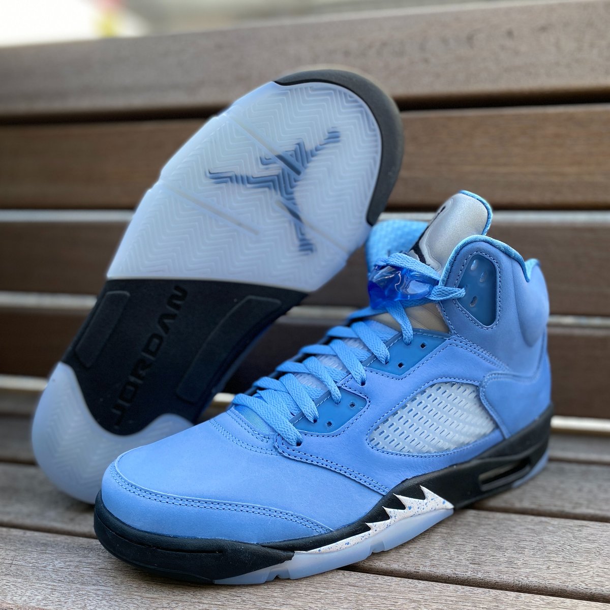 シューズ(男性用) Nike Air Jordan5 Retro SE UniversityBlue 3/4・3/6発売｜Nike Air Jordan 5 Retro SE 
