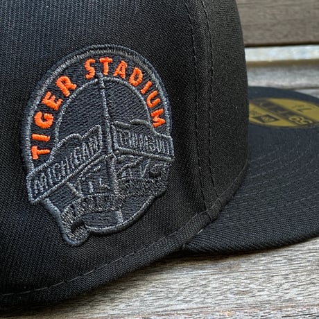 USA限定 ニューエラ DET TIGERS デトロイト タイガース Inflammable サテン 59FIFTY (10-8)