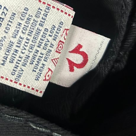 プレミアムジーンズ True Religion トゥルーレリジョン STRAIGHT JEAN 馬蹄形 フラップポケット ジーンズ (JNS206)