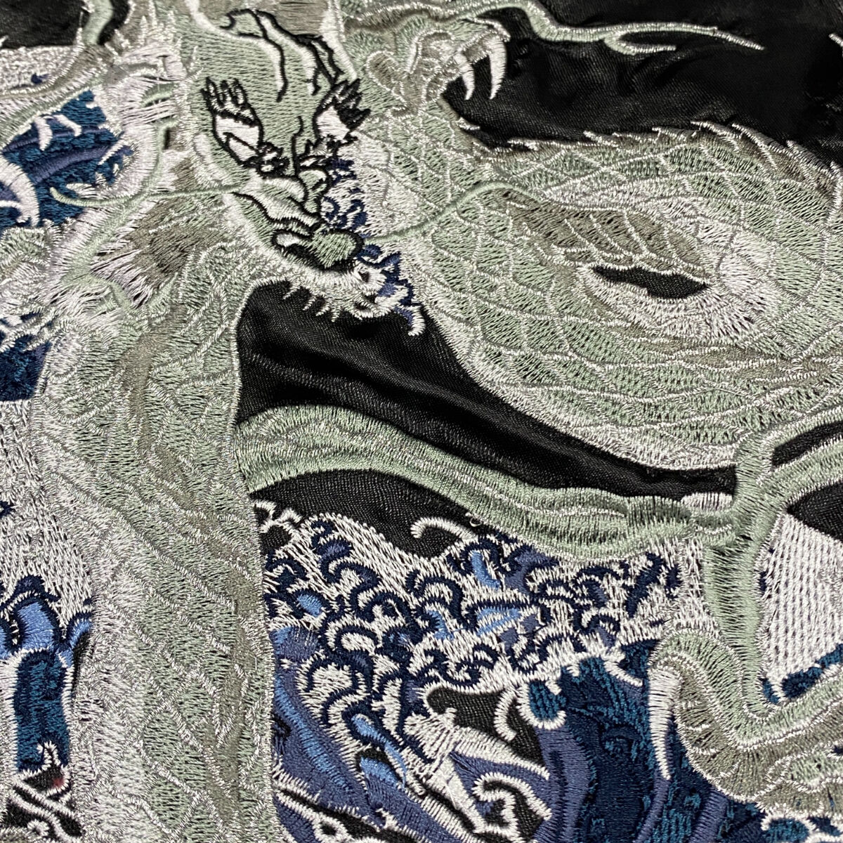 横須賀発祥 スカジャン Yokosuka刺繍入り SUKAJAN 銀龍 横須賀発祥 スカジャン Yokosuka刺繍入り SUKAJAN 銀龍
