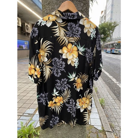 【特別SALE価格】アロハシャツ ALOHA 半袖 オレンジ 黒 フラワープリント ハワイアンシャツ RB-30