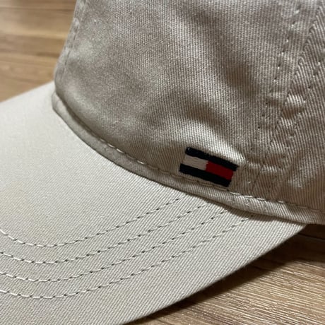 トミーヒルフィガー TOMMY HILFIGER ストラップバック キャップ ベージュ Sフラッグロゴ (2)