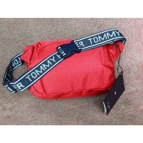 トミーヒルフィガー Tommy Hilfiger クロスボディ 斜め掛け ボディバッグ ウェストバッグ 赤 レッド citytrek2